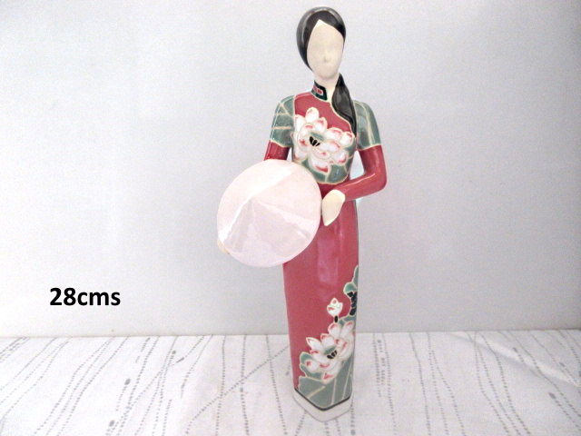 Statuette en cramique Gom Viet  (Miss Vietnam) 28cms